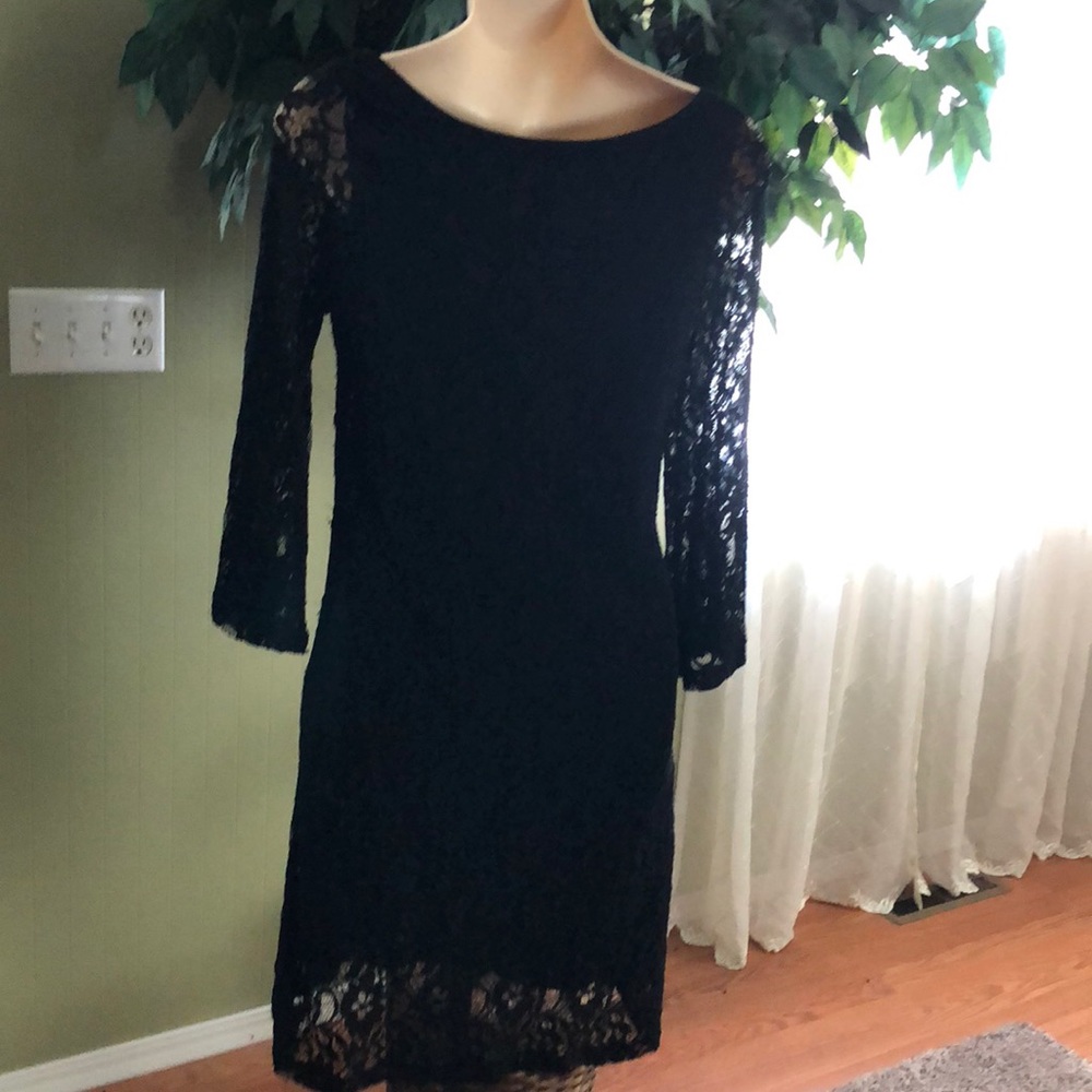 Dress - Picture 3 of 3